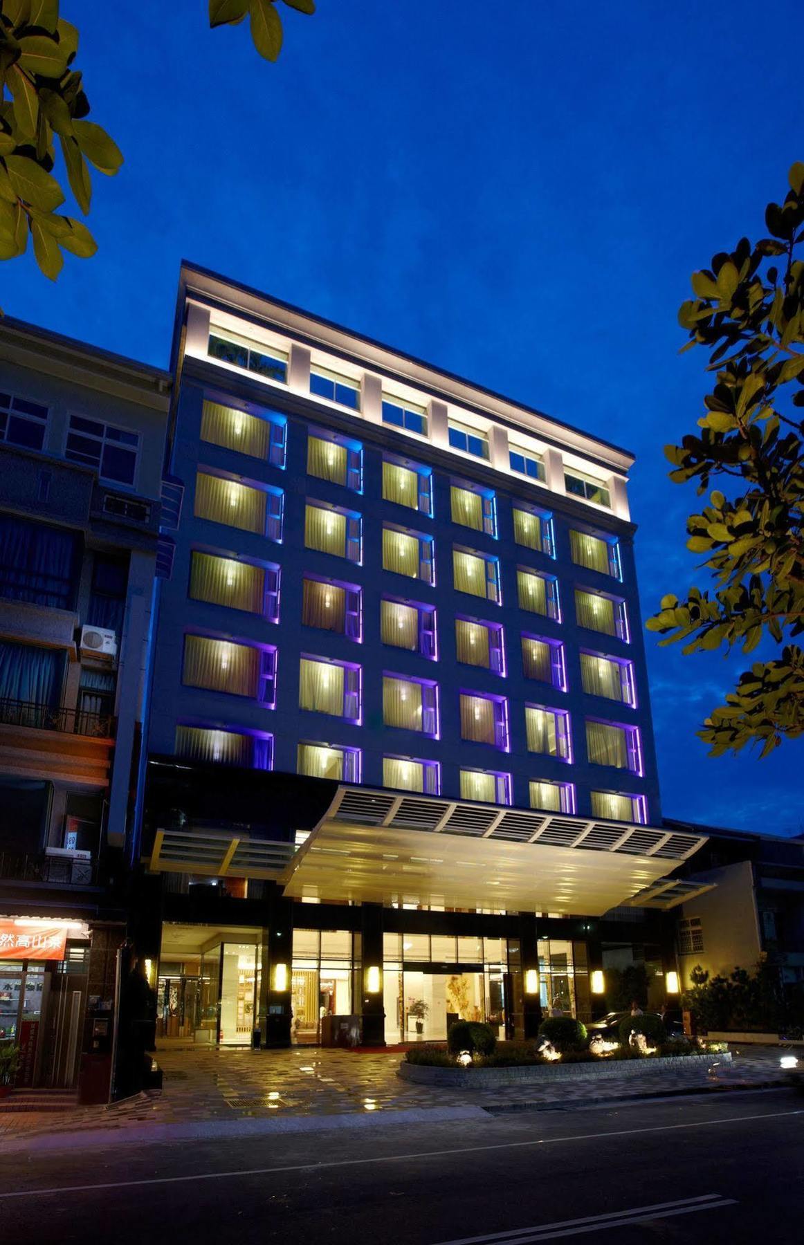 Yuh Tong Hotel Chiayi City Exterior photo